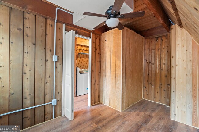 Building Photo - 290 Beaver Lodge Rd