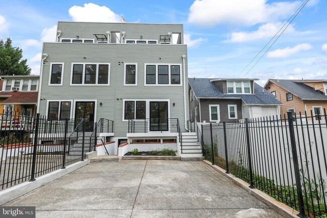 Building Photo - 4411.5 Illinois Ave NW