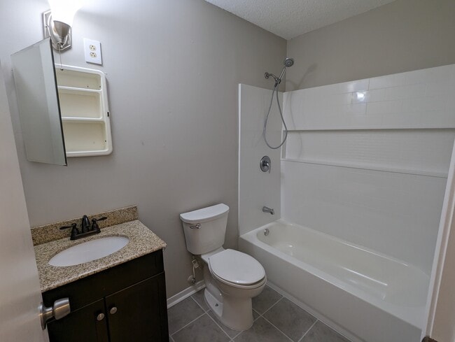 Building Photo - 668 Orchard Dr
