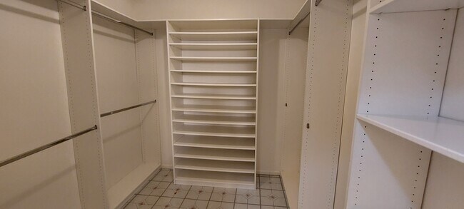 Building Photo - 1122 Peck Dr