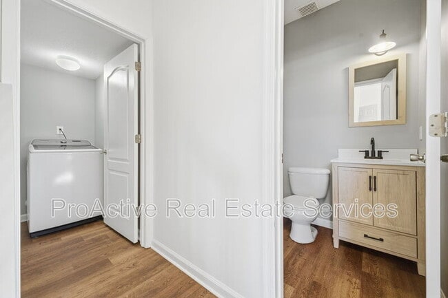 Building Photo - 2021 Livingston St