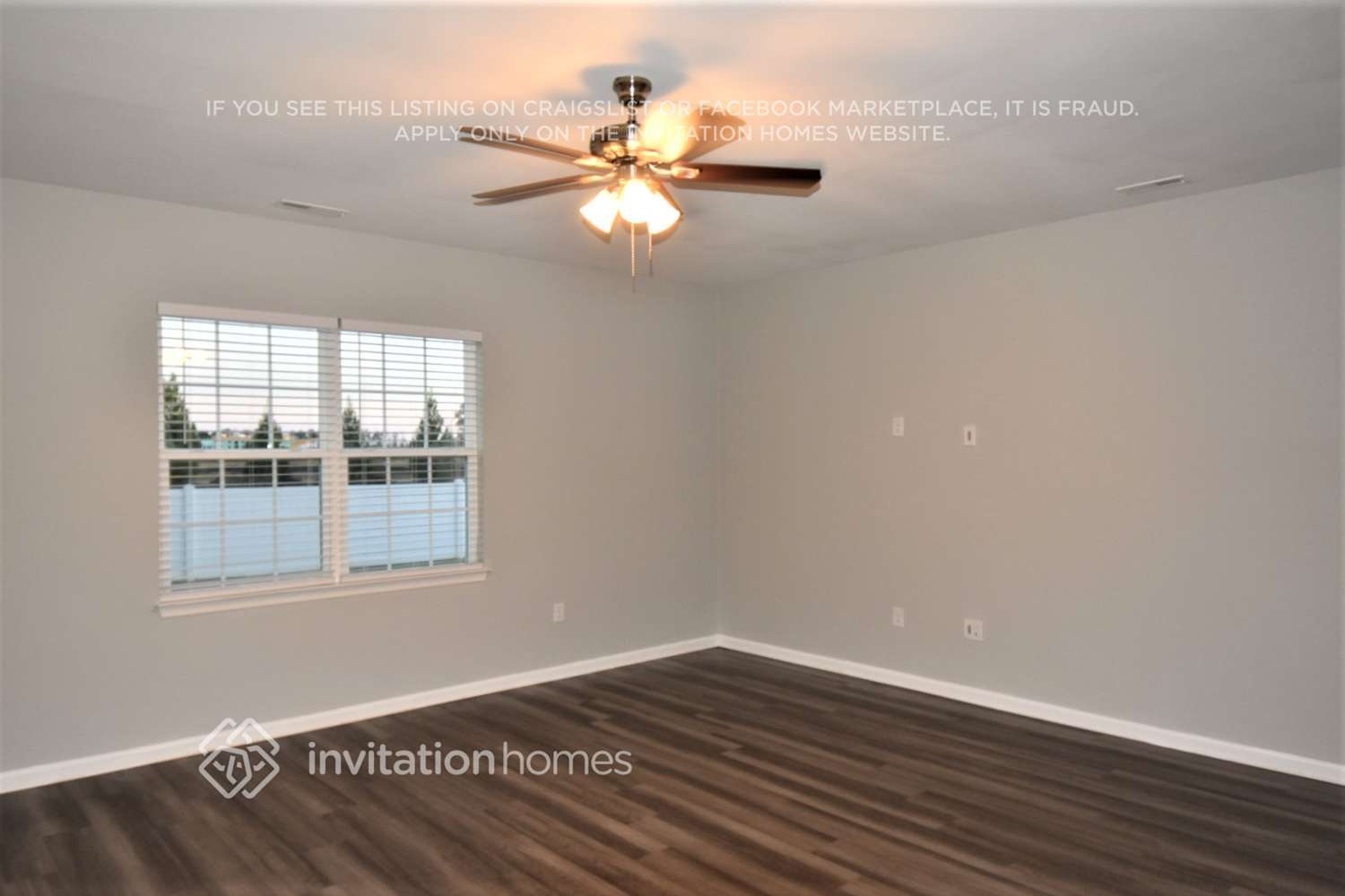 Building Photo - 237 S Great White Way