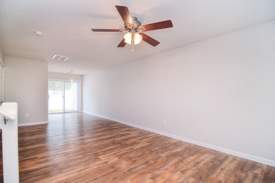 Building Photo - 158 Portestown Way