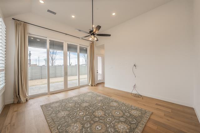 Building Photo - 2105 Tremont Dr