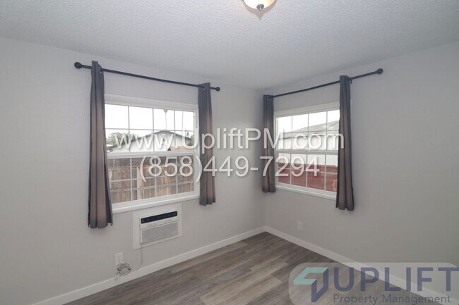 Building Photo - 4833 Castle Ave