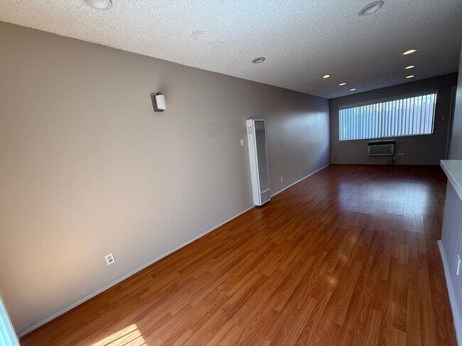 Building Photo - 1026 Grover Ave