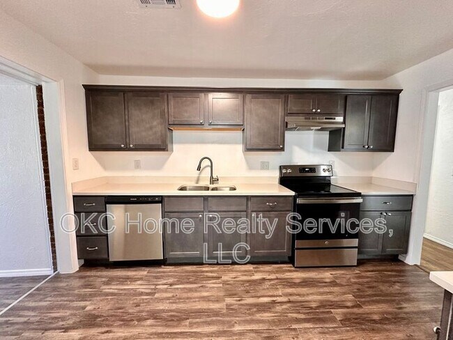 Building Photo - 2537 NW 35th St