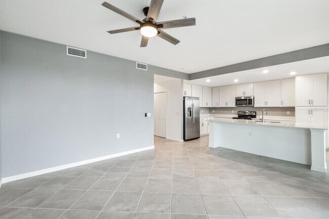Building Photo - 14141 Heritage Landing Blvd