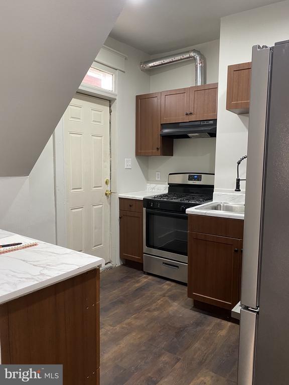 Building Photo - 508 S Prince St