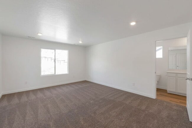 Building Photo - BRAND NEW LUXURY ROW END TOWNHOUSE W 2 CAR GARAGE