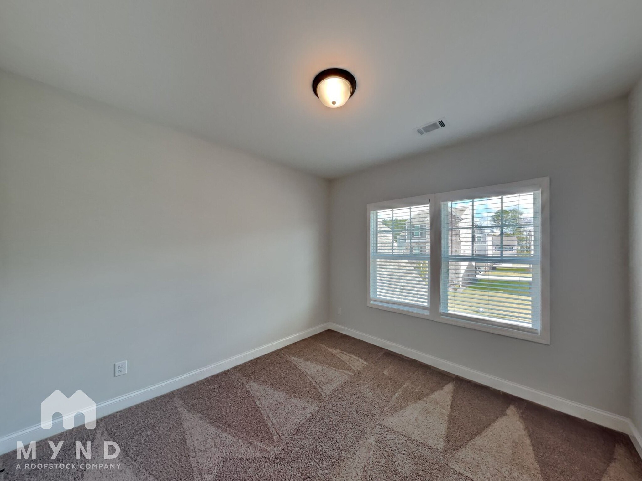 Building Photo - 2555 Whistler Wy NE