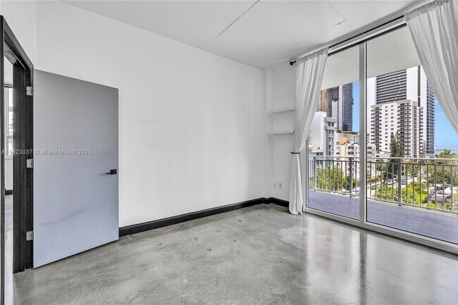Building Photo - 2275 Biscayne Blvd Blvd