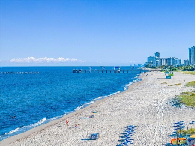 Building Photo - 704 N Ocean Blvd