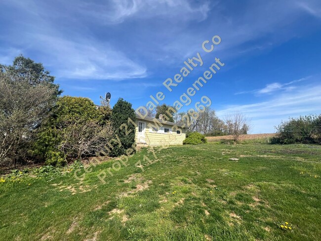 Building Photo - 3 Bedroom in Red Lion Schools with a 1 Car...