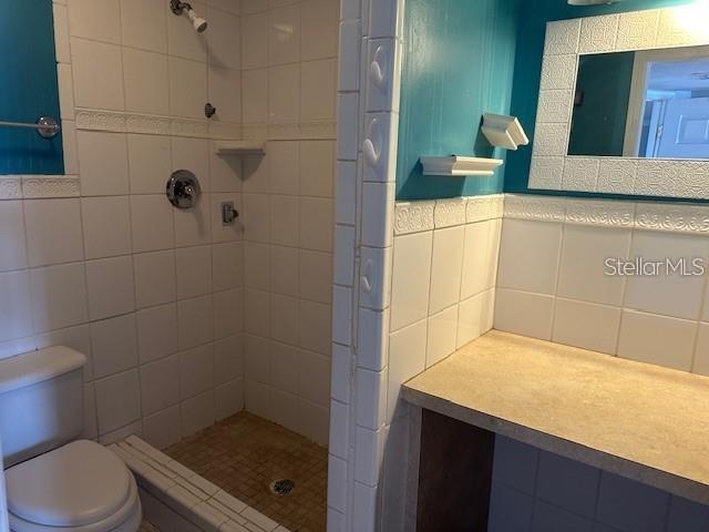 Building Photo - 6090 Village Cir S