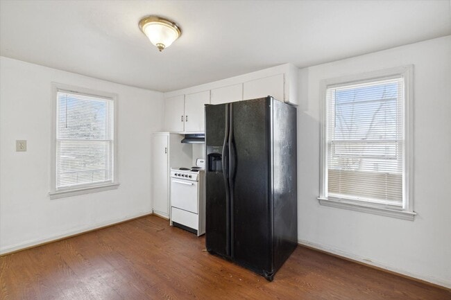 Building Photo - 22107/22109/22111 15 Mile Rd - T - Dubai 2020 LLC