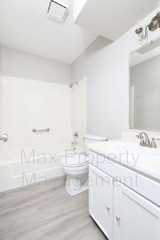 Building Photo - 505 E McKinley Ave