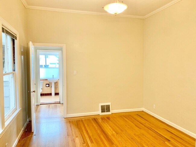 Building Photo - 1BR/1BA Prime Noe Valley Apt. on Church at...