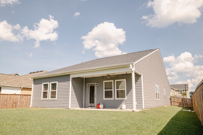 Building Photo - 321 Bountiful Dr