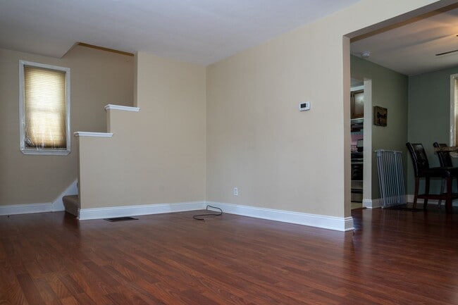 Building Photo - AVAILABLE JULY 1ST!! DON'T MISS this FANTASTIC home in a PRIME LOCATION!