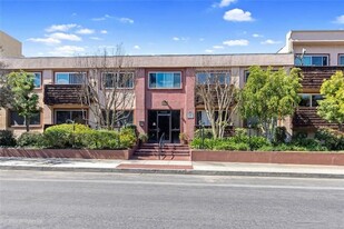 Building Photo - 5349 Newcastle Ave