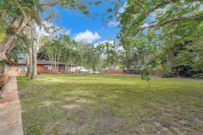 Building Photo - 12287 NE 7th Ave