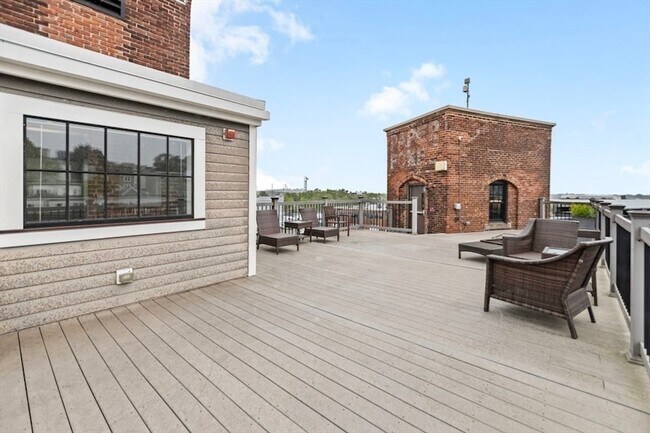 Building Photo - 88 Gerrish Ave