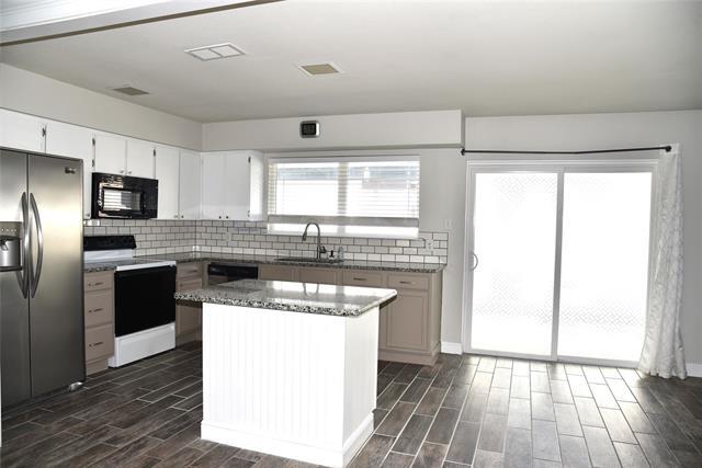 Building Photo - 1001 Roky Ct