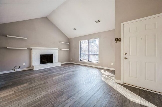 Building Photo - 1258 Minhinette Dr