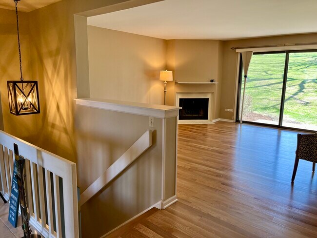 Building Photo - 275 Hickory Ln