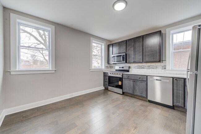 Building Photo - 1300 McCausland Ave