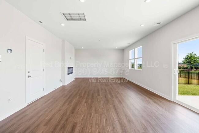 Building Photo - 2160 Blue Sky Mdws Dr