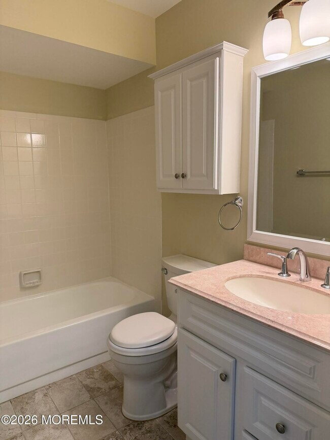 Building Photo - 597 Woodbine Ln