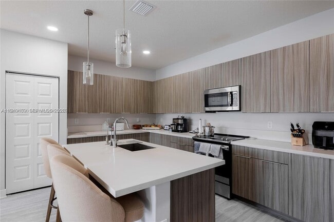 Building Photo - 4714 NW 84th Ct