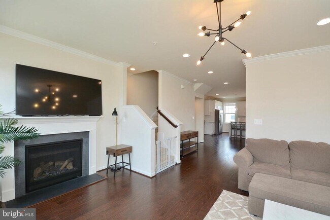 Building Photo - 22305 Broadway Ave