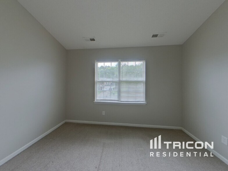 Building Photo - 3908 Chatterleigh Dr