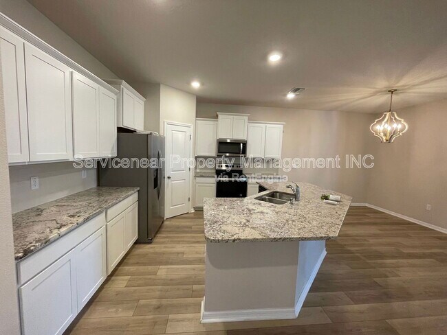 Building Photo - 7844 Stonebrook Cir