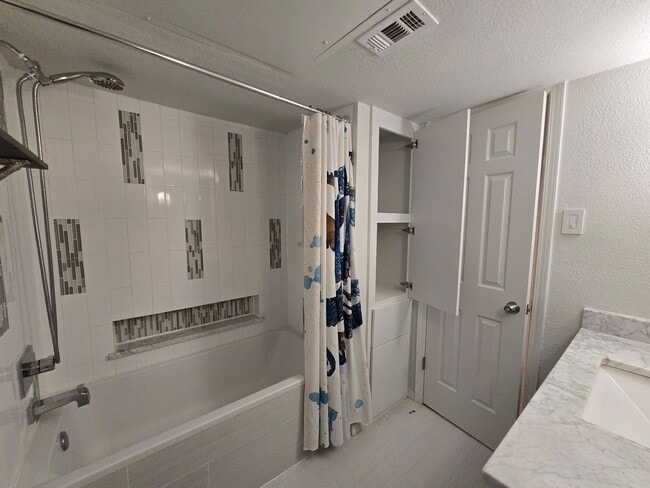 Building Photo - 5200 Martel Ave