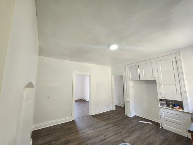 Building Photo - 446 Airbrake Ave