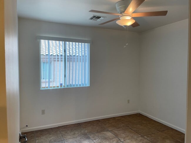 Building Photo - Beautiful Modern New 3Bdm 2Ba Home, Easy A...