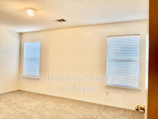 Building Photo - 708 Jane Austen Trail