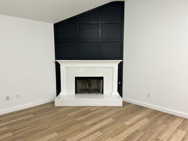 Building Photo - 1506 Cosmos Way