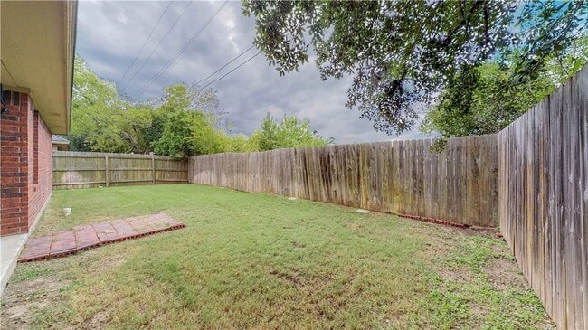 Building Photo - 115 Richards St