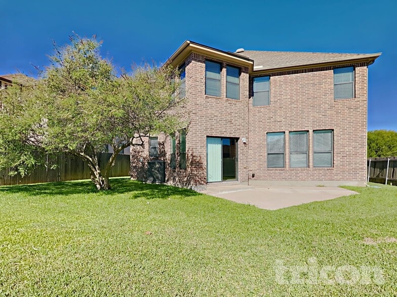 Building Photo - 320 Apricot Dr