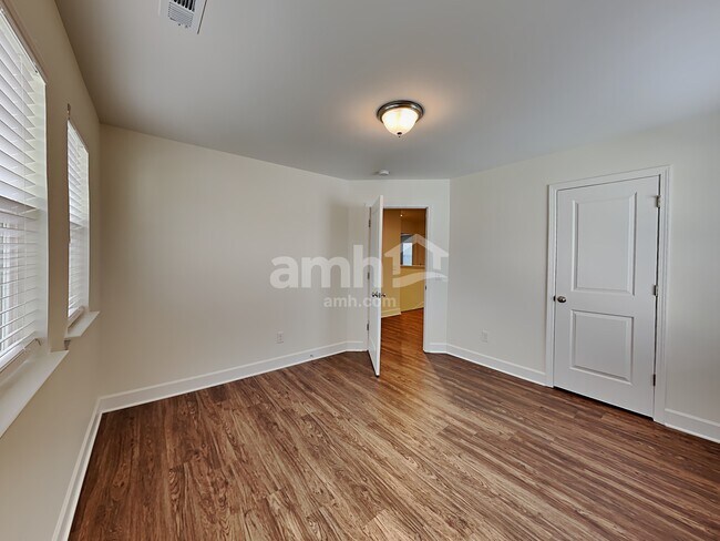 Building Photo - 460 Bluewater Dr