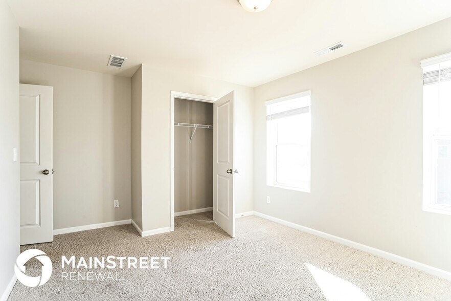 Building Photo - 12014 Old Dulin Farms Way