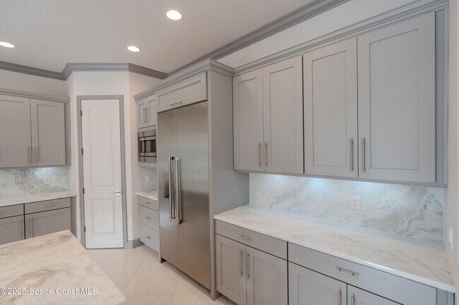 Building Photo - 2453 Rodina Dr