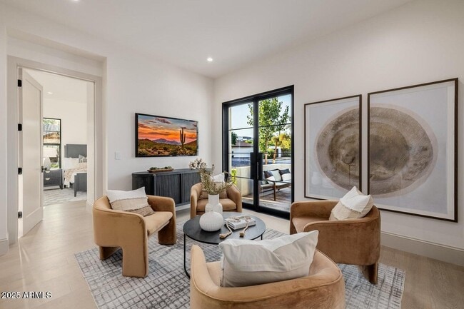 Building Photo - 3301 E Elm St