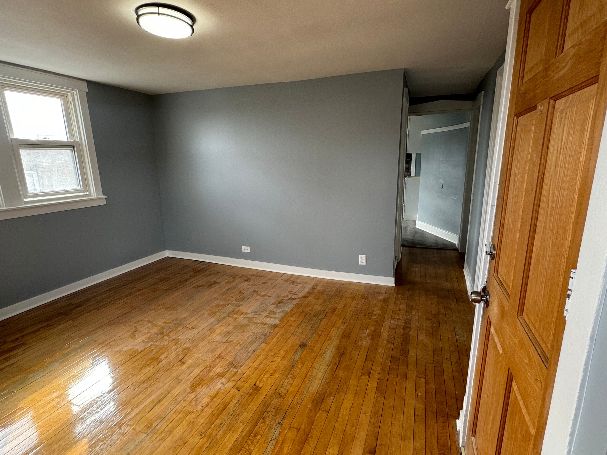 Building Photo - 5039 W Henderson St