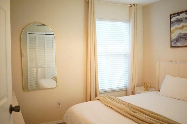 Building Photo - 2592 Chatham Cir